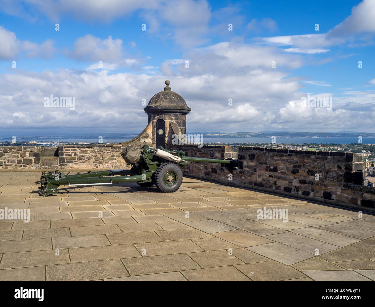 The One Oclock Gun High Resolution Stock Photography And Images Alamy The One Oclock Gun High Resolution Stock Photography And Images Alamy