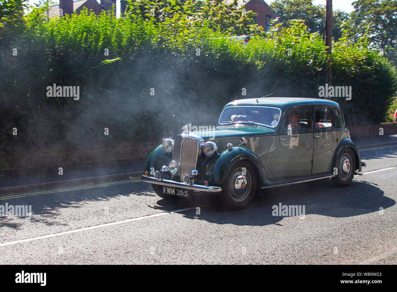 Green 1945 40S forties Rover 2103cc, postwar saloon cars, British