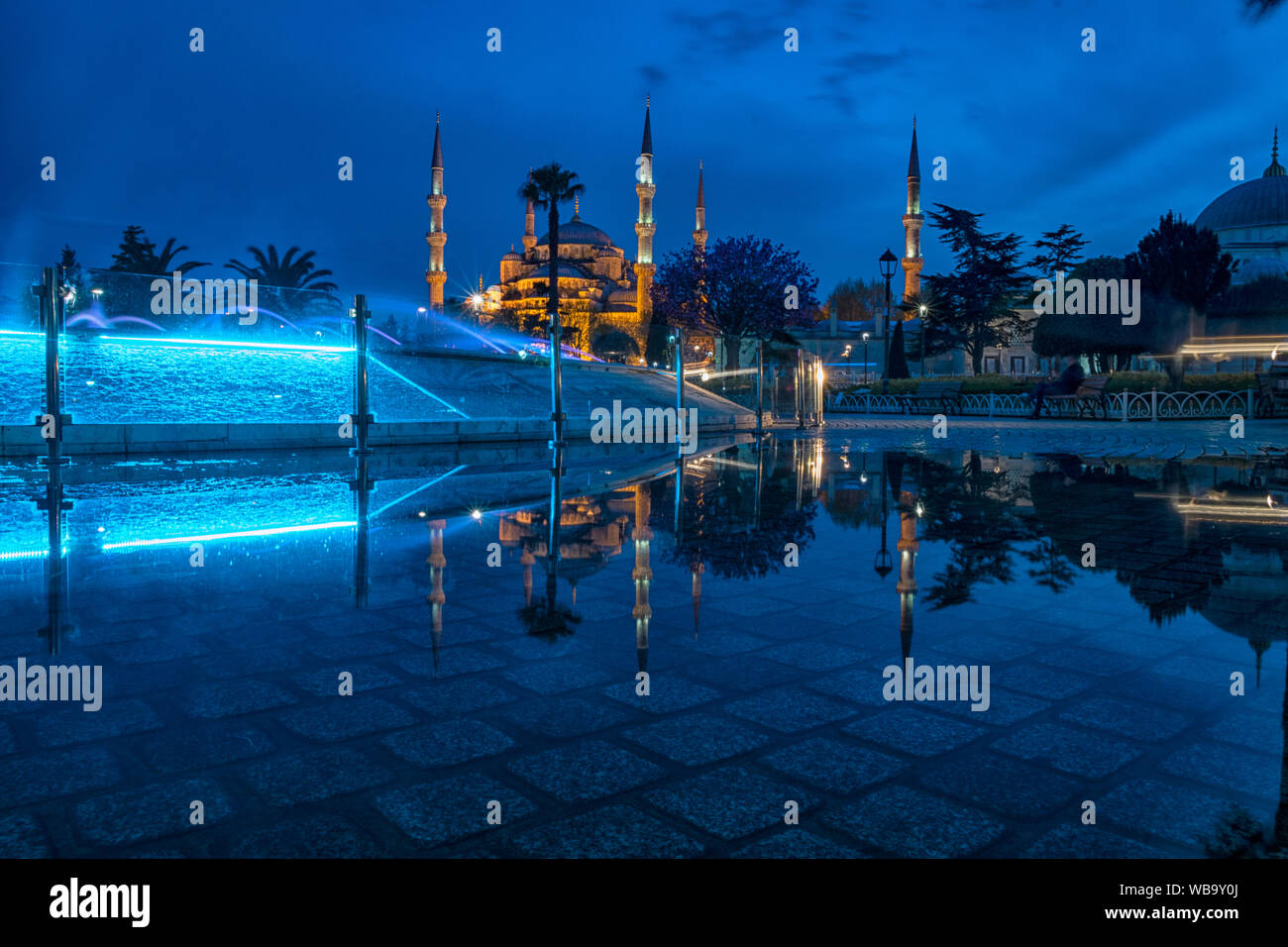 Blue Mosque in Istanbul at night with its rain water reflection Stock ...