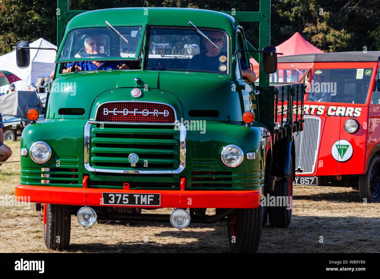 Vintage Classic Bedford Truck Hi-res Stock Photography And Images - Alamy