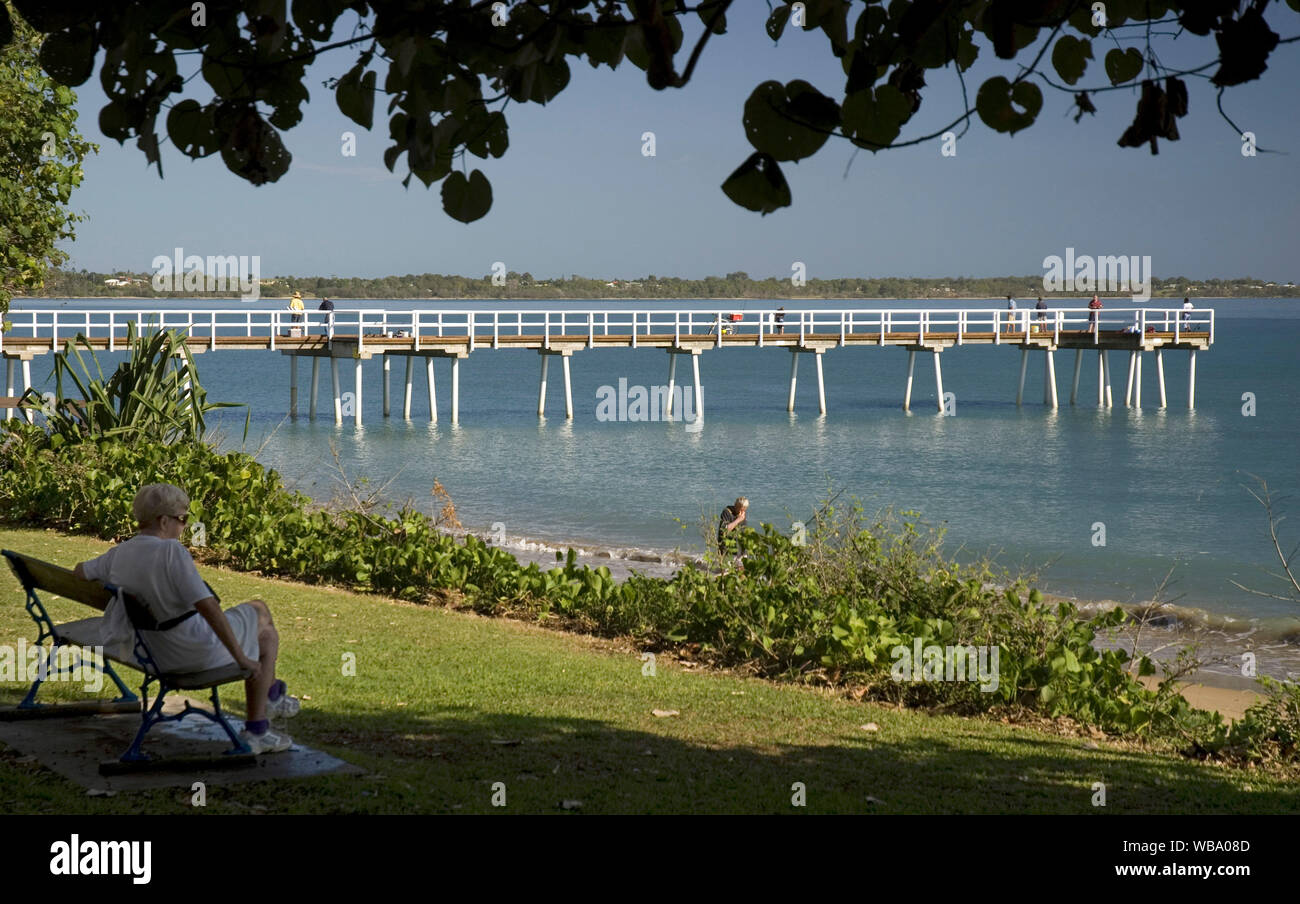 Fishing from jetties hires stock photography and images Alamy