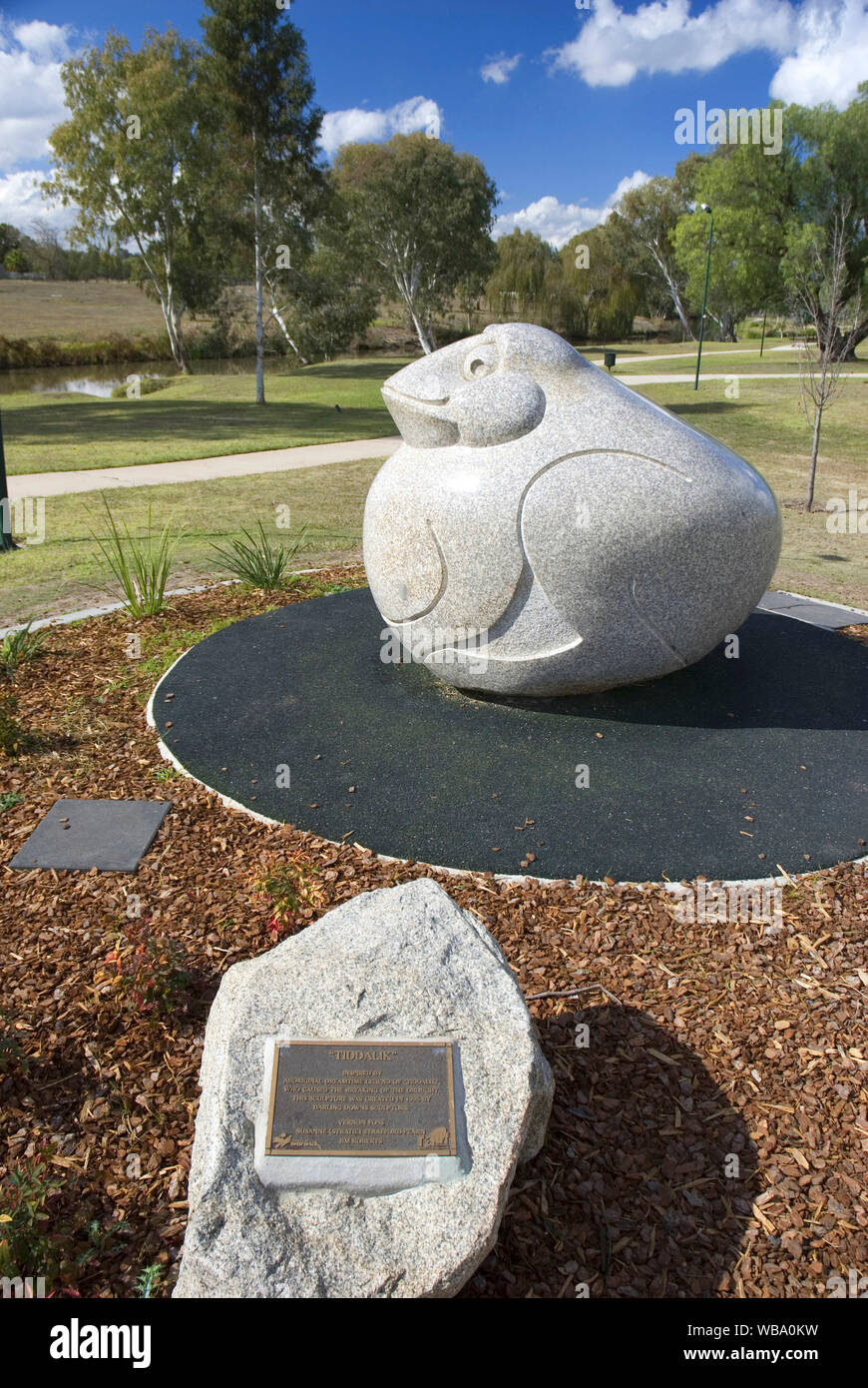 Sculpture of Tiddalik the Flood Maker, inspired by the Aboriginal Dreamtime legend of the frog who drank the waters dry. The site overlooks the Condam Stock Photo