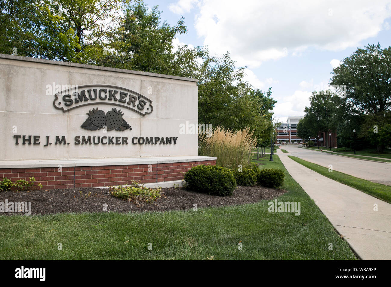 Smuckers sign hires stock photography and images Alamy