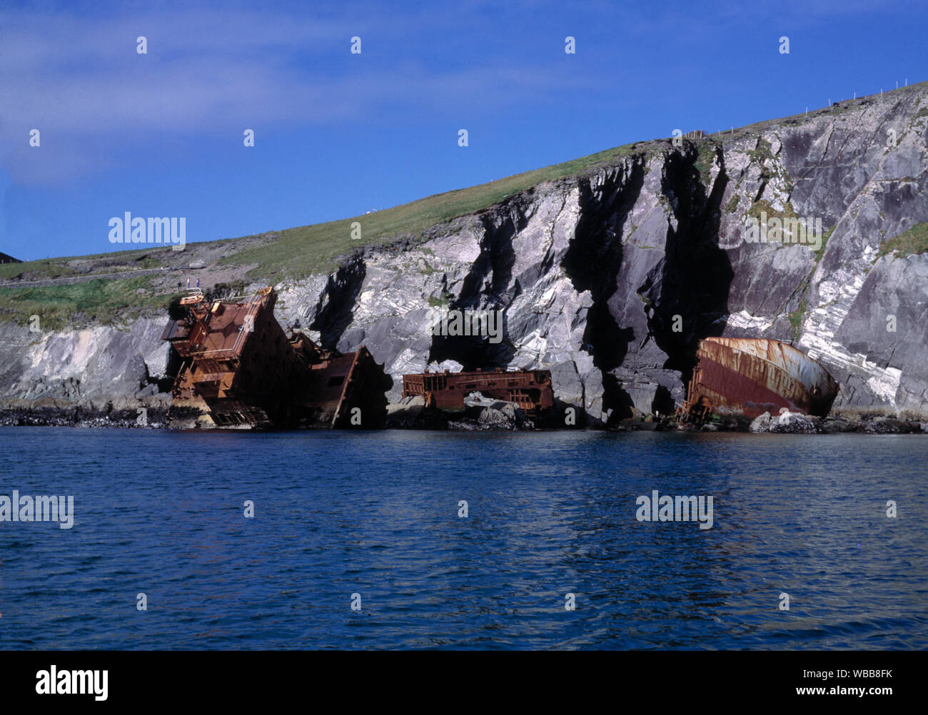shipwreck on the wild atlantic coast way, dingle peninsula, county kerry, ireland Stock Photo