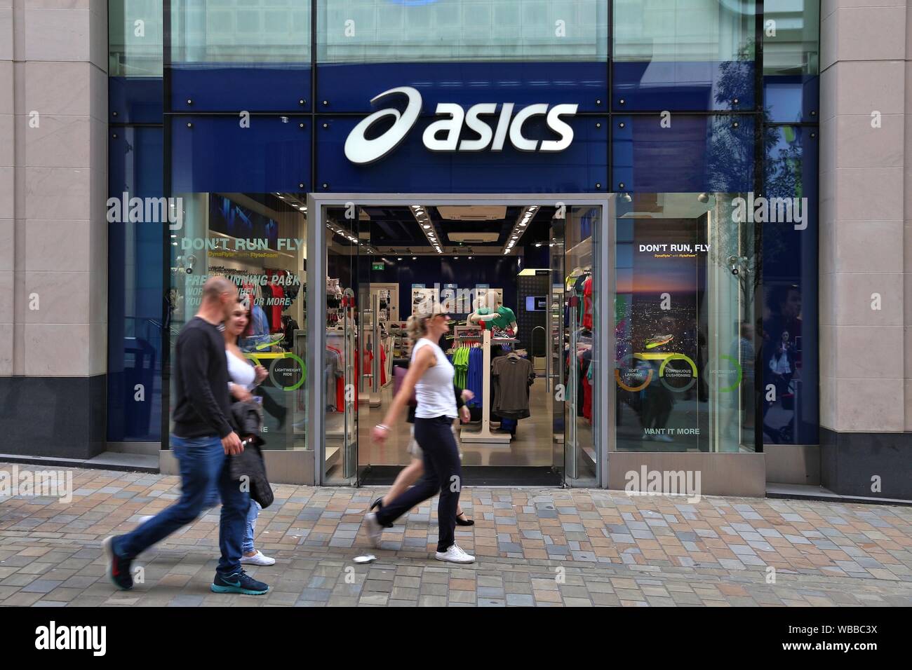 Asics store hi-res stock photography and images - Alamy