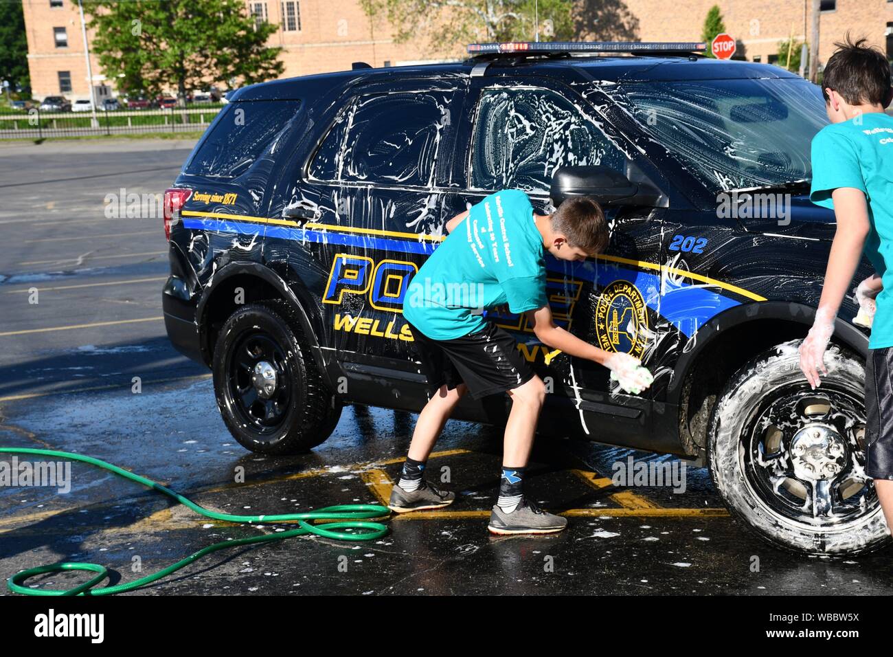 Teenager Washing Car High Resolution Stock Photography and Images Alamy