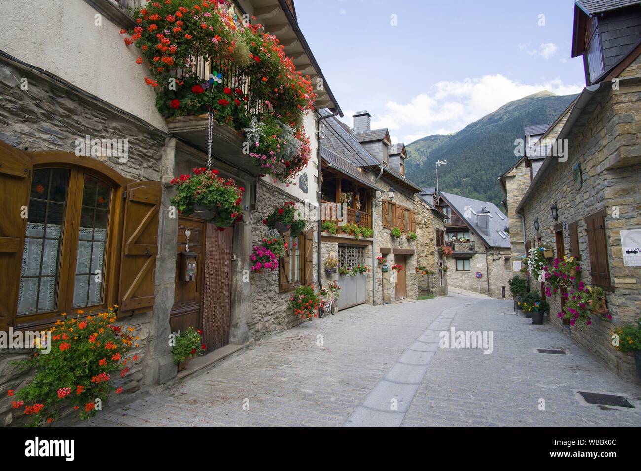 Vilac village in Aran valley Lleida Catalunya Spain Stock Photo - Alamy