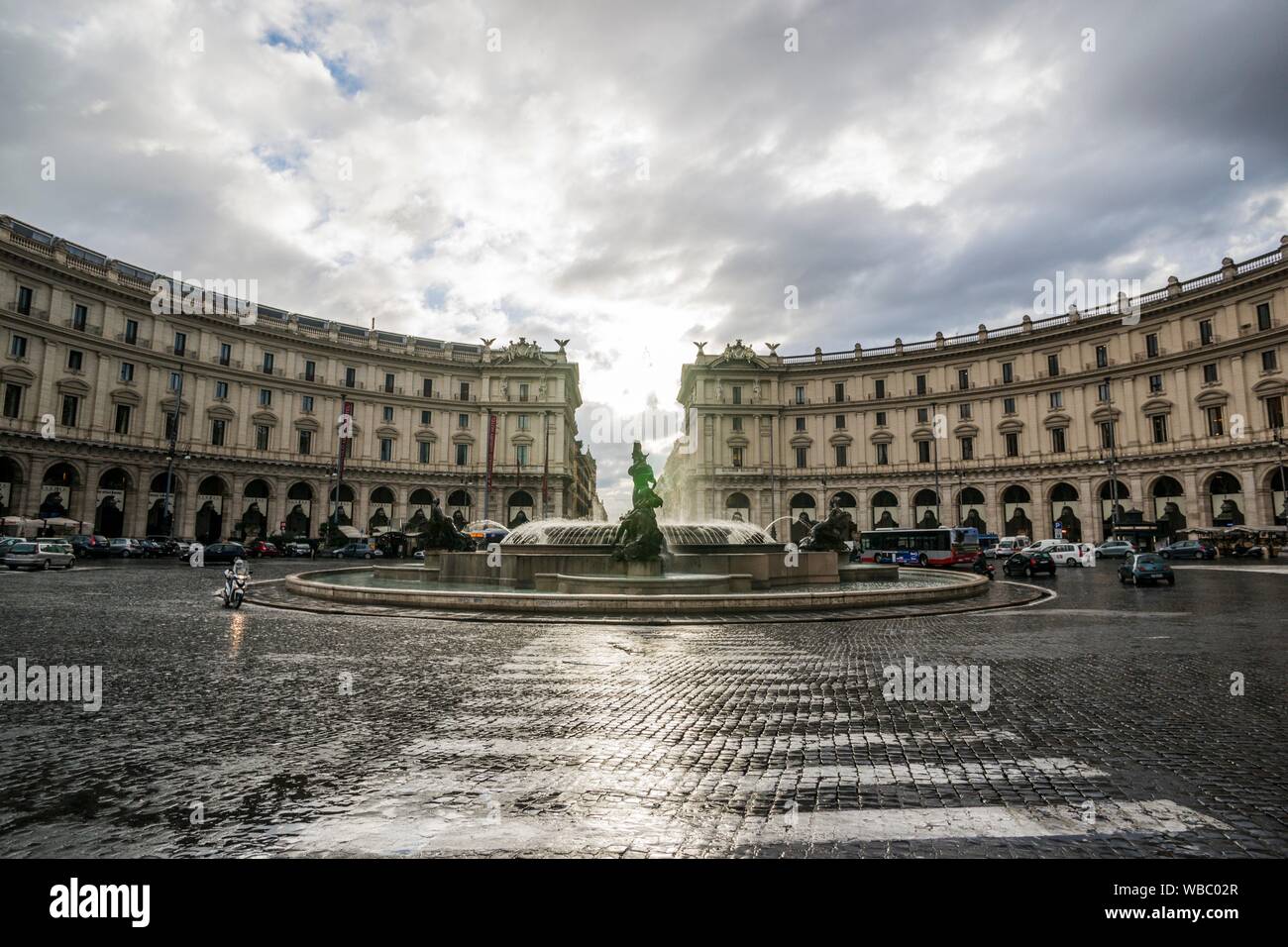 Fountain of the Naiads (Fontana delle Naiadi) in Piazza della ...