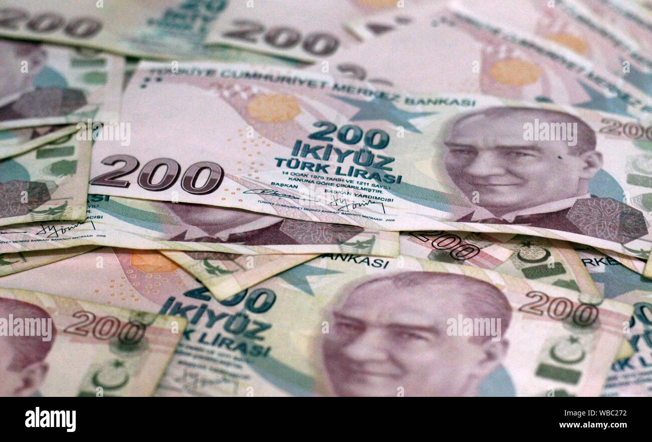 Turkish Lira Banknots 100 TL And 200 TL Stock Photo Alamy turkish-lira-banknots-100-tl-and-200-tl-stock-photo-alamy