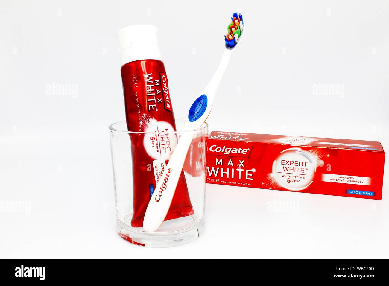 Colgate Max White High Resolution Stock Photography And Images Alamy