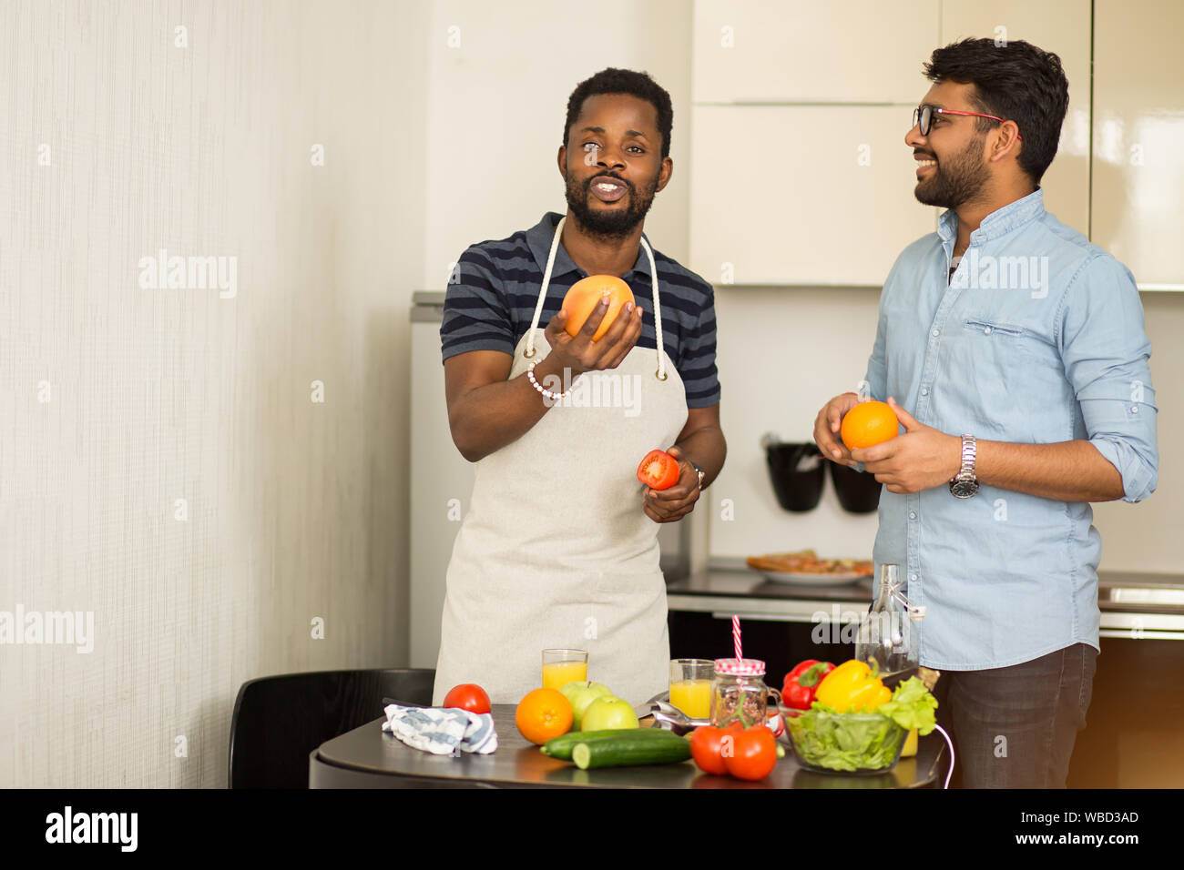 Two men wearing casual hi-res stock photography and images - Alamy