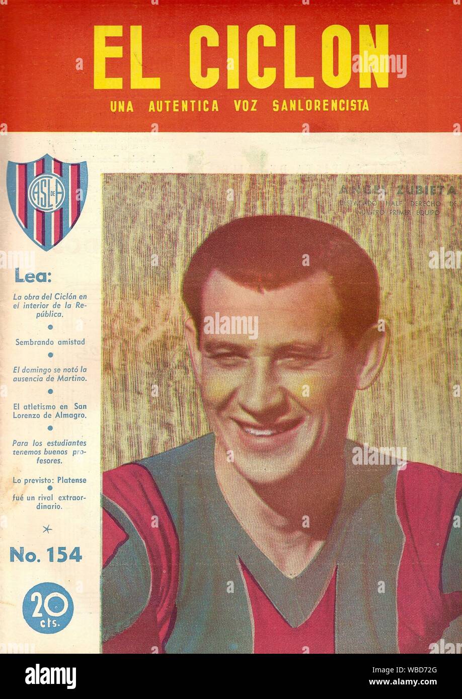 Portada Nº 154 de la revista 'El Ciclón', con foto en portada del futbolista Ángel Zubieta. Stock Photo