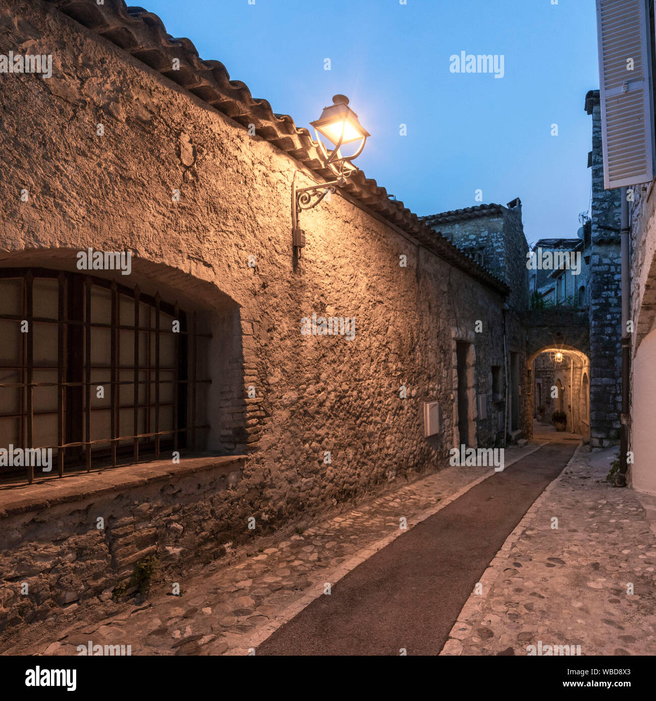 Saint-Paul-de-Vence, twilight in small alley, Alpes-Maritimes, Provence-Alpes-Côte d’Azur, france Stock Photo