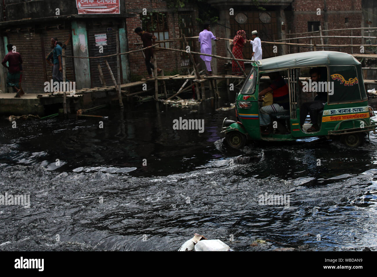 Noxious fume hires stock photography and images Alamy