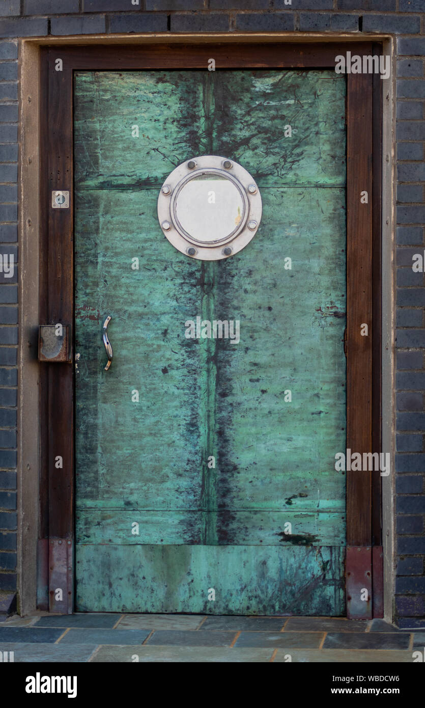 Old ship door hi-res stock photography and images - Alamy