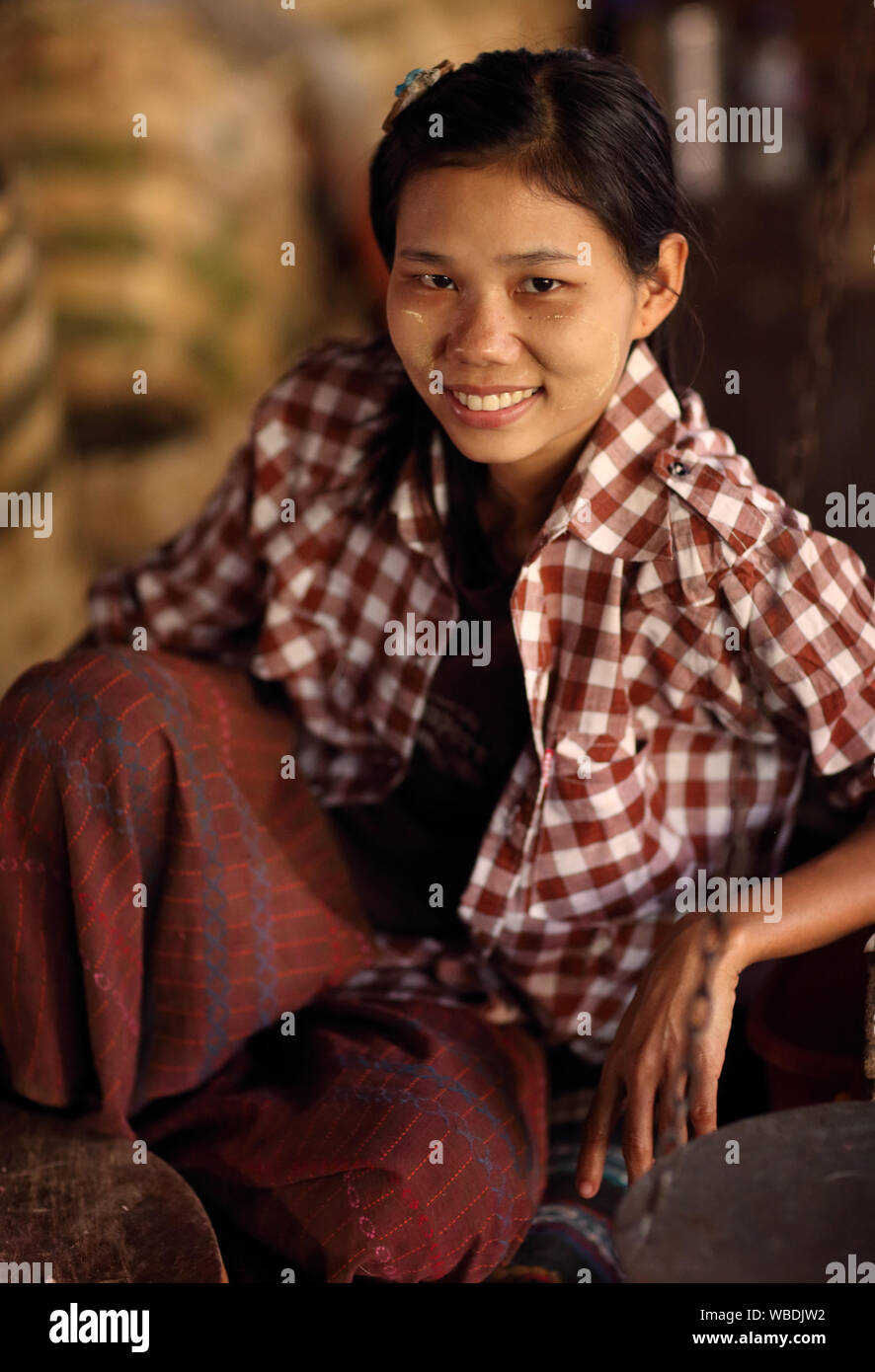 Traditional Burmese Thanaka Hi Res Stock Photography And Images Alamy