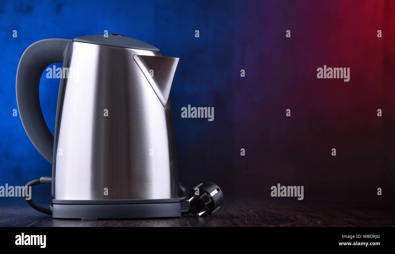 https://c8.alamy.com/comp/WBDRJG/stainless-steel-electric-cordless-kettle-of-one-litre-capacity-WBDRJG.jpg