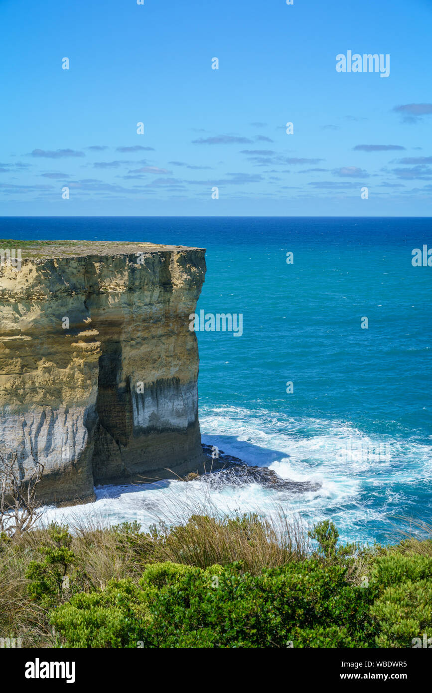 island arch lookout, port campbell national park, great ocean road