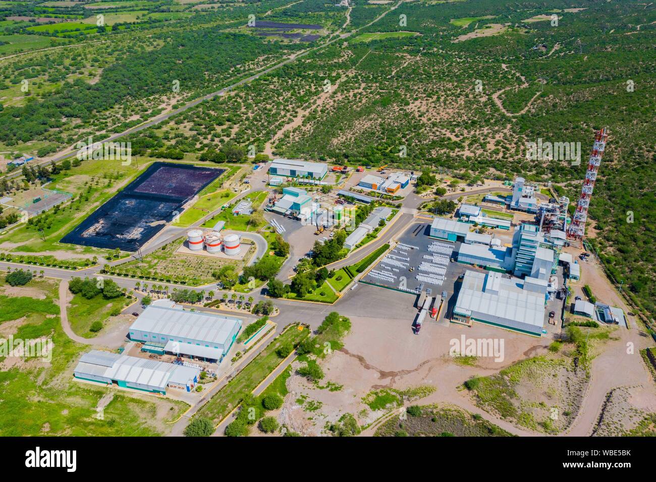 Aerial view of Molymex plant, molybdenum processor in the town of Cumpas, Sonora, Mexico.   (© Photo: LuisGutierrez / NortePhoto.com)  Vista aerea de planta Molymex, procesadora de molibdeno en la localidad de Cumpas, Sonora, México.   (© Photo: LuisGutierrez / NortePhoto.com) Stock Photo