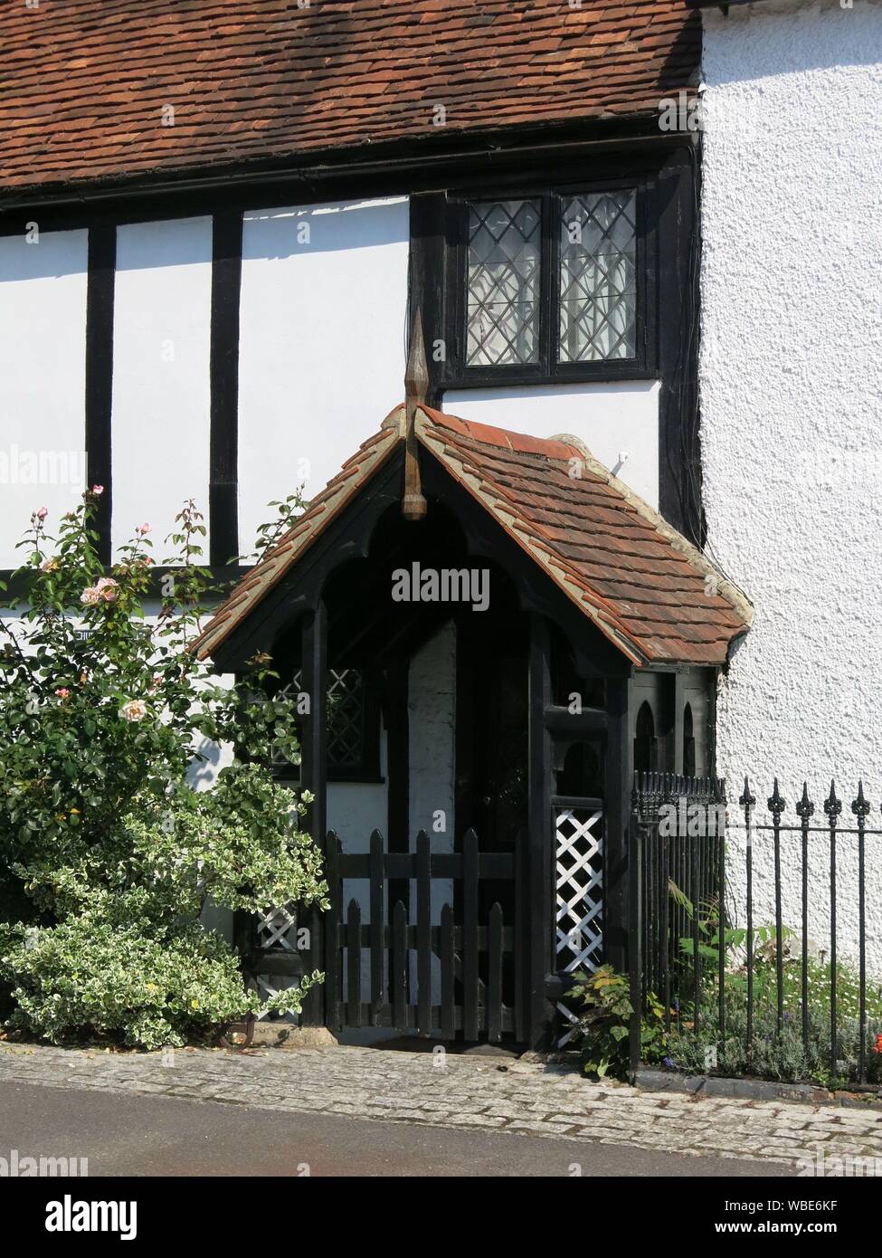 Churchgate cottage hi-res stock photography and images - Alamy