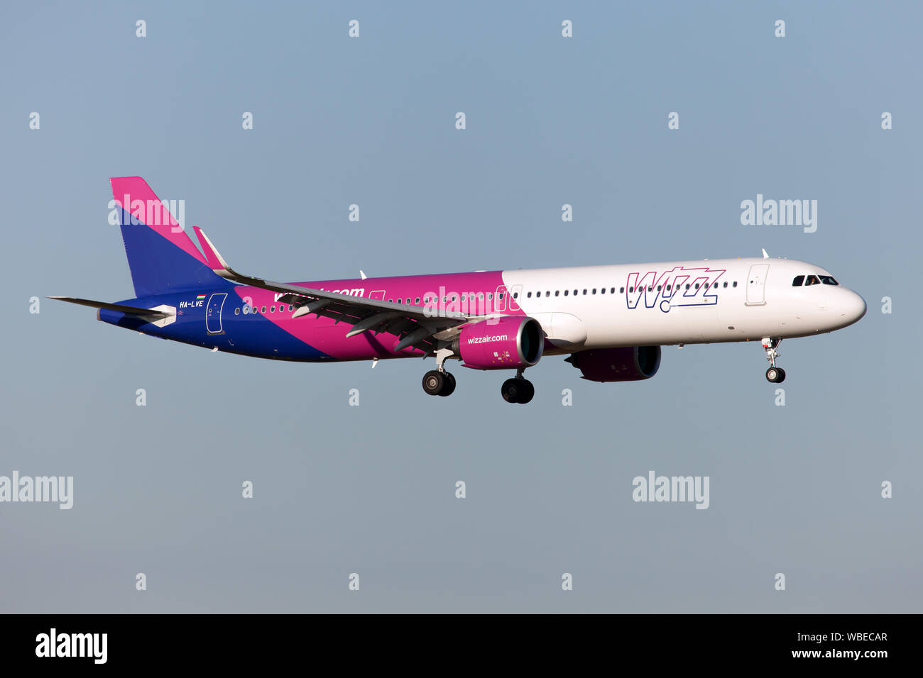 Wizz air italy hi-res stock photography and images - Alamy