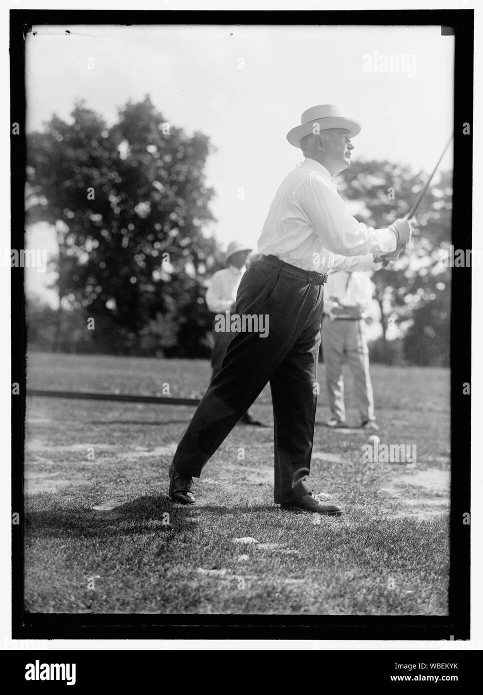 GARDNER, AUGUSTUS PEABODY. REP. FROM MASSACHUSETTS, 1902-1917. COL. AG. O, DURING WAR. PLAYING GOLF Abstract/medium: 1 negative : glass ; 5 x 7 in. or smaller Stock Photo