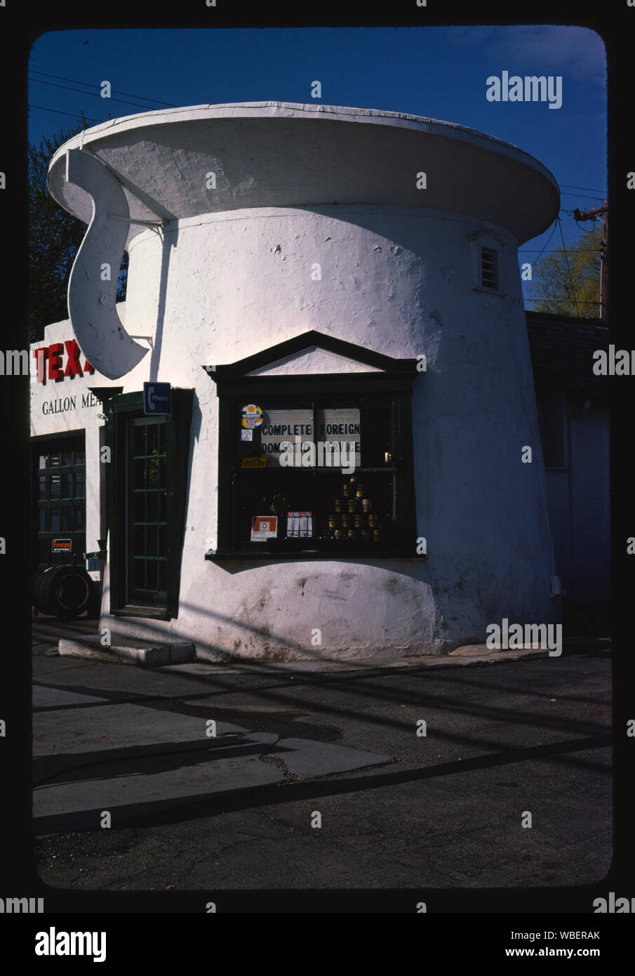 Gallon measure, Buchanan, New York Stock Photo Alamy