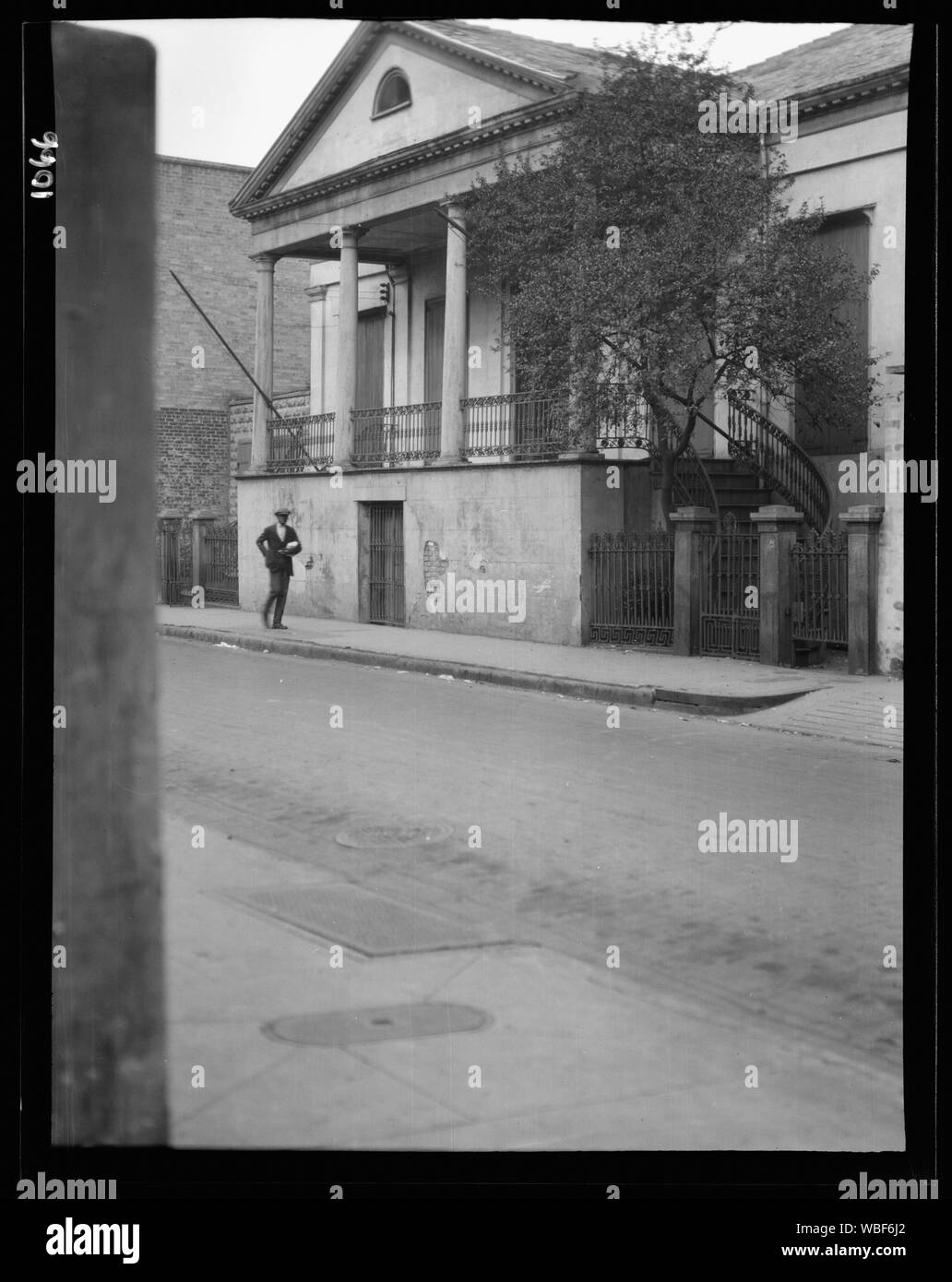 General Beauregard's house, 1113 Chartres Street, New Orleans Abstract/medium: Genthe, Arnold, 1869-1942, photographer. Stock Photo