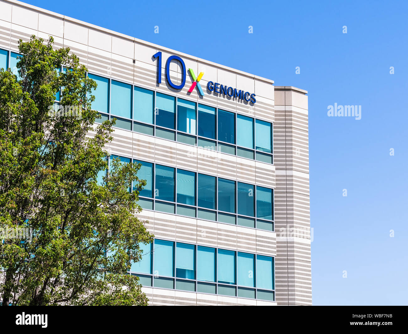 August 25, 2019 Pleasanton / CA / USA - 10x Genomics headquarters in Silicon Valley; 10x Genomics is an American biotechnology company that designs an Stock Photo