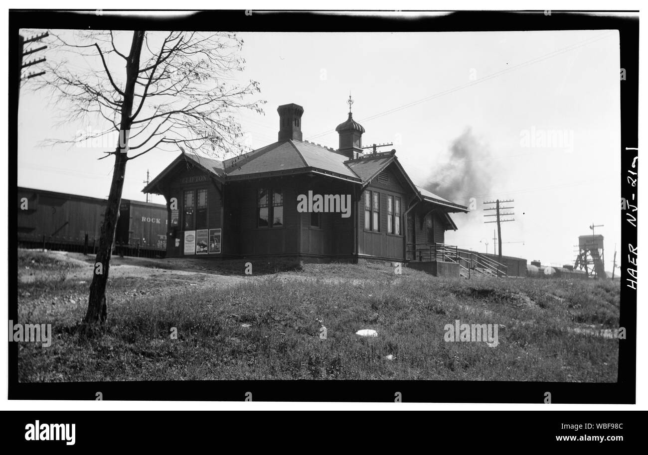 General view of station, driveway side - Erie Railway, Clifton Station, Clifton, Passaic County, NJ Stock Photo