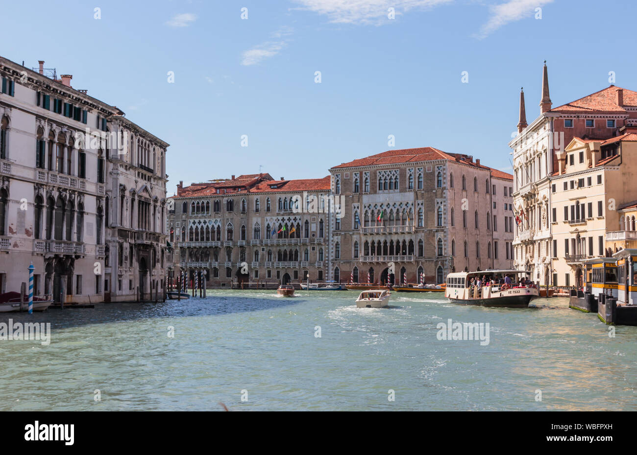 Old buildings venice hi-res stock photography and images - Alamy