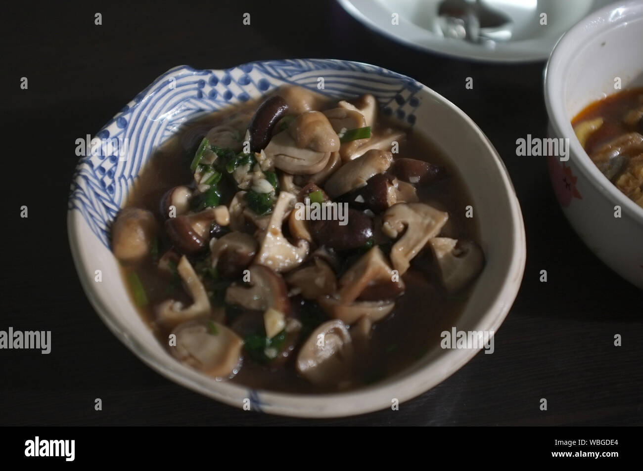 Stir fried white mushrooms hi-res stock photography and images - Alamy
