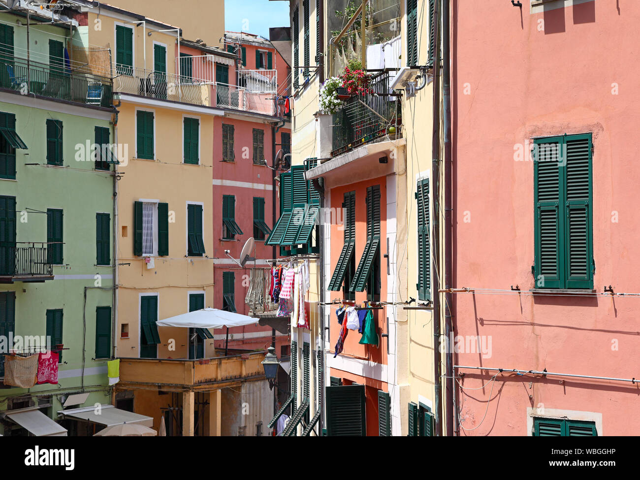 The colorful buildings of Vernazza, Cinque Terre town on the Italian coastline Stock Photo