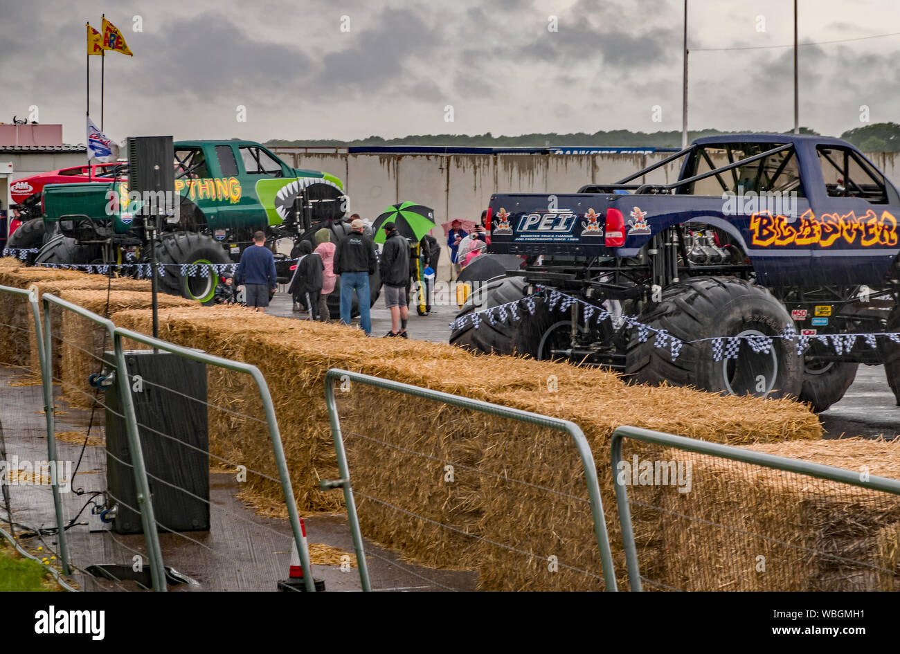 Monster truck hi-res stock photography and images - Alamy