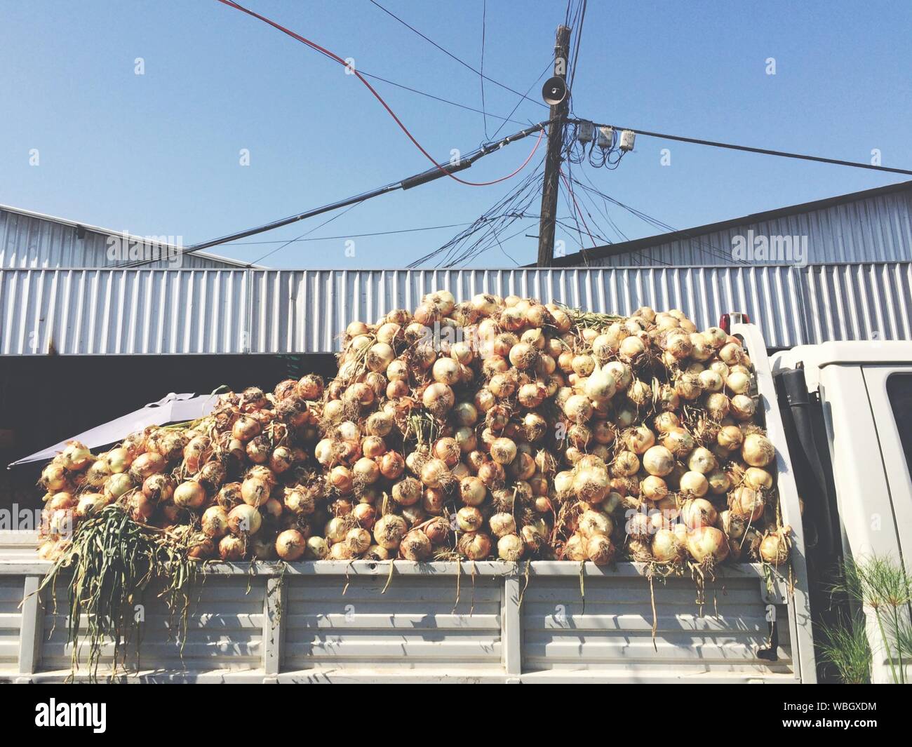 Semi truck warehouse hires stock photography and images Alamy