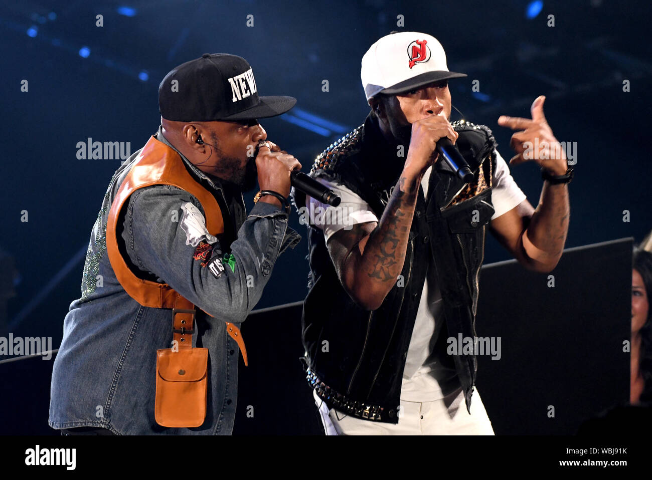 Method Man and Redman perform on stage at the MTV Video Music Awards ...