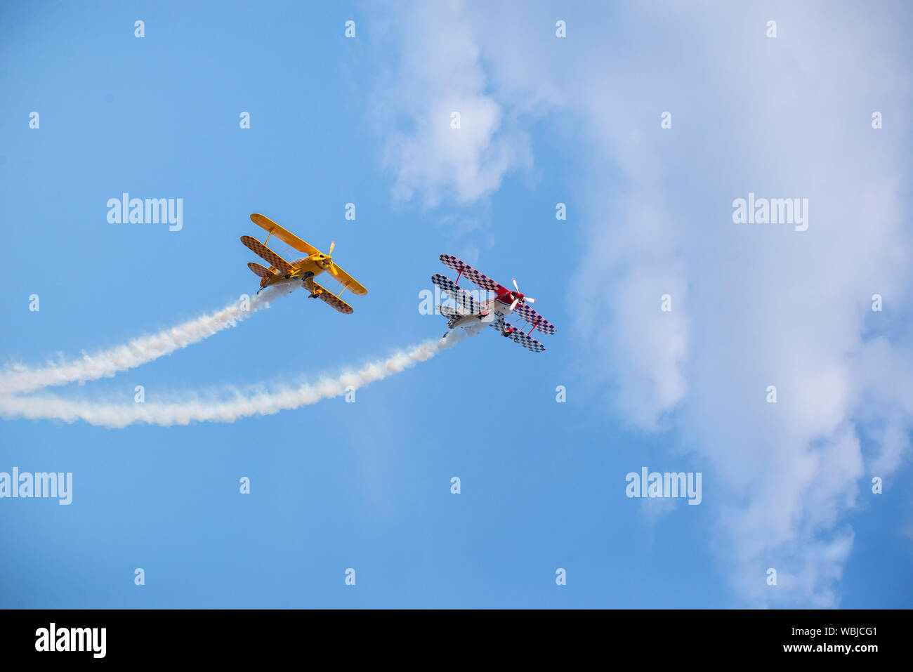 Smoke trail airshow hi-res stock photography and images - Alamy