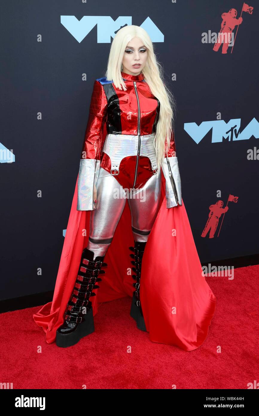 Ava Max attends the 2019 MTV Video Music Awards, VMAs, at Prudential Center in Newark, New Jersey, USA, on 26 August 2019. | usage worldwide Stock Photo