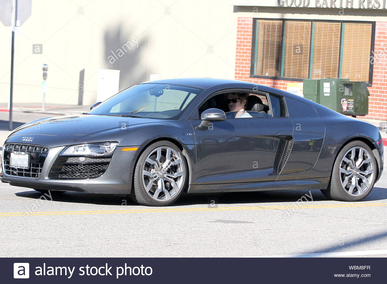 Studio City Ca Hayden Christensen Cruises Ventura Boulevard In