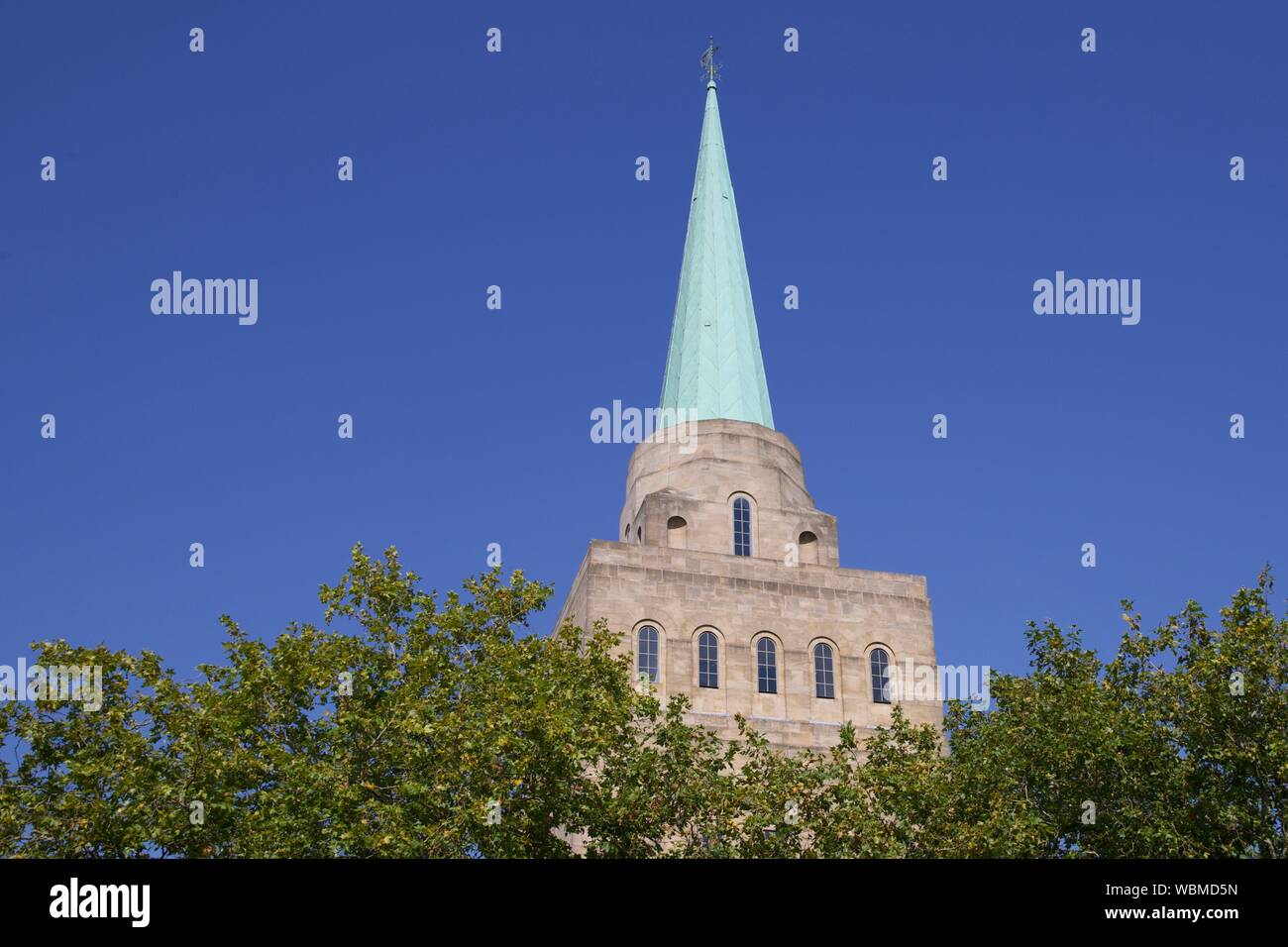 The library tower of Nuffield College, Oxford Stock Photo