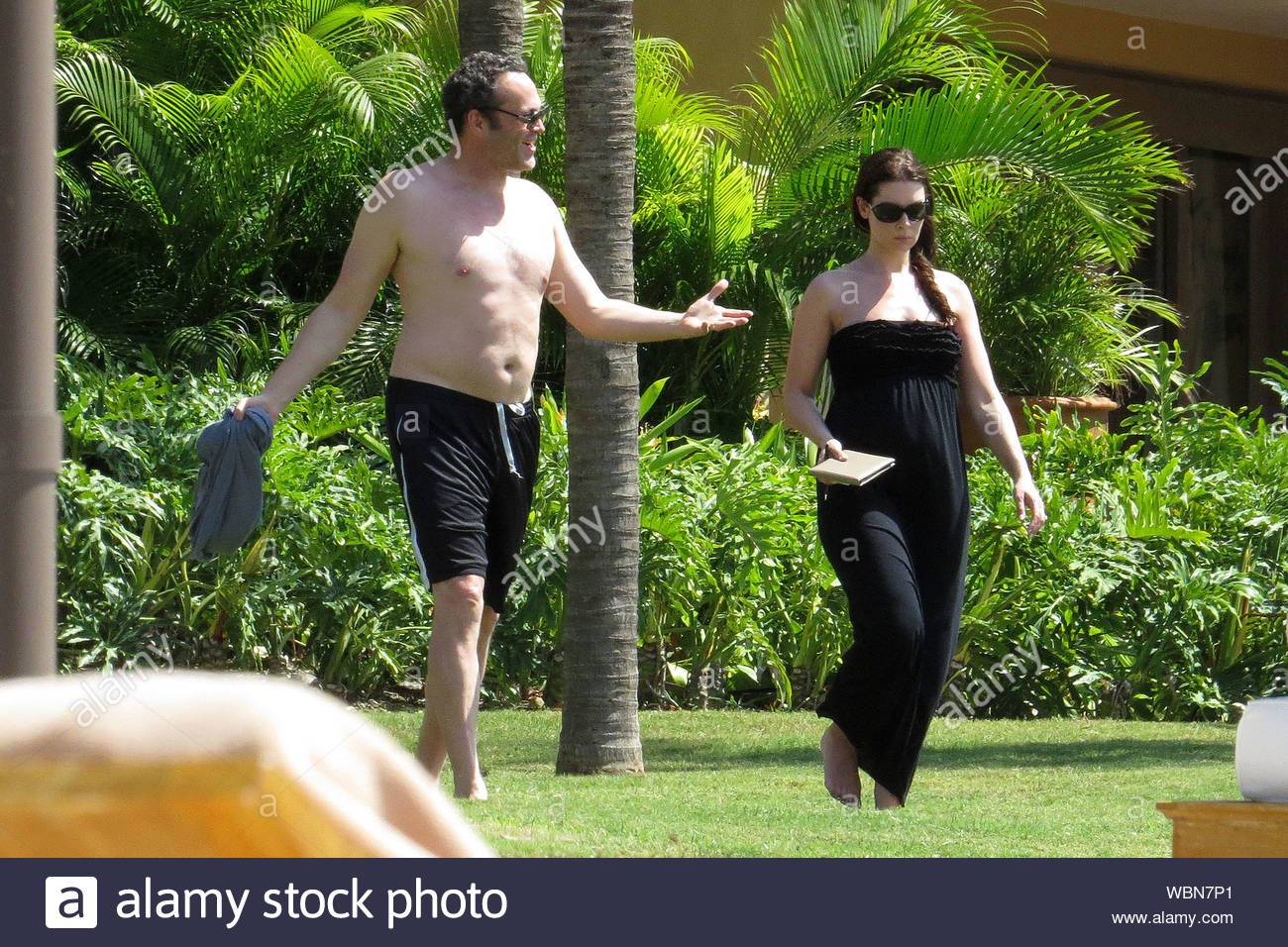 Vince Vaughn Barefoot >> Puerto Vallarta Mexico Actor Vince Vaughn Spends Some Vince Vaughn Barefoot >> Puerto Vallarta Mexico Actor Vince Vaughn Spends Some