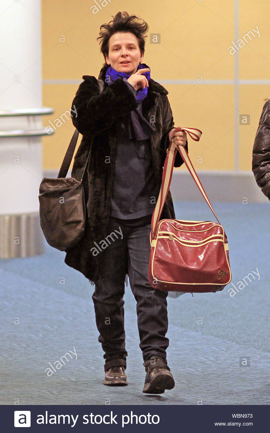 Vancouver Bc French Actress Juliette Binoche And Her Daughter
