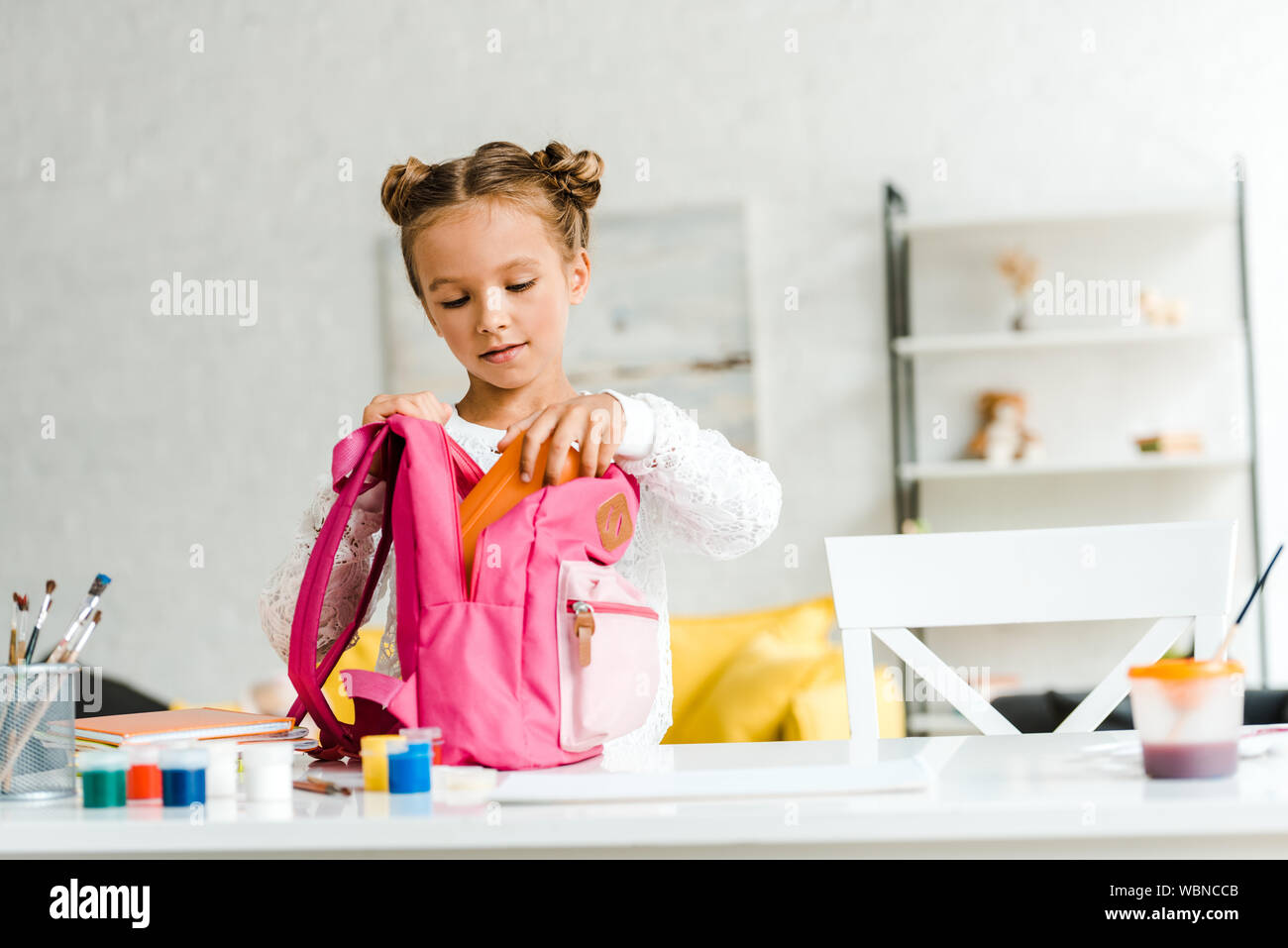 pink backpack and lunchbox