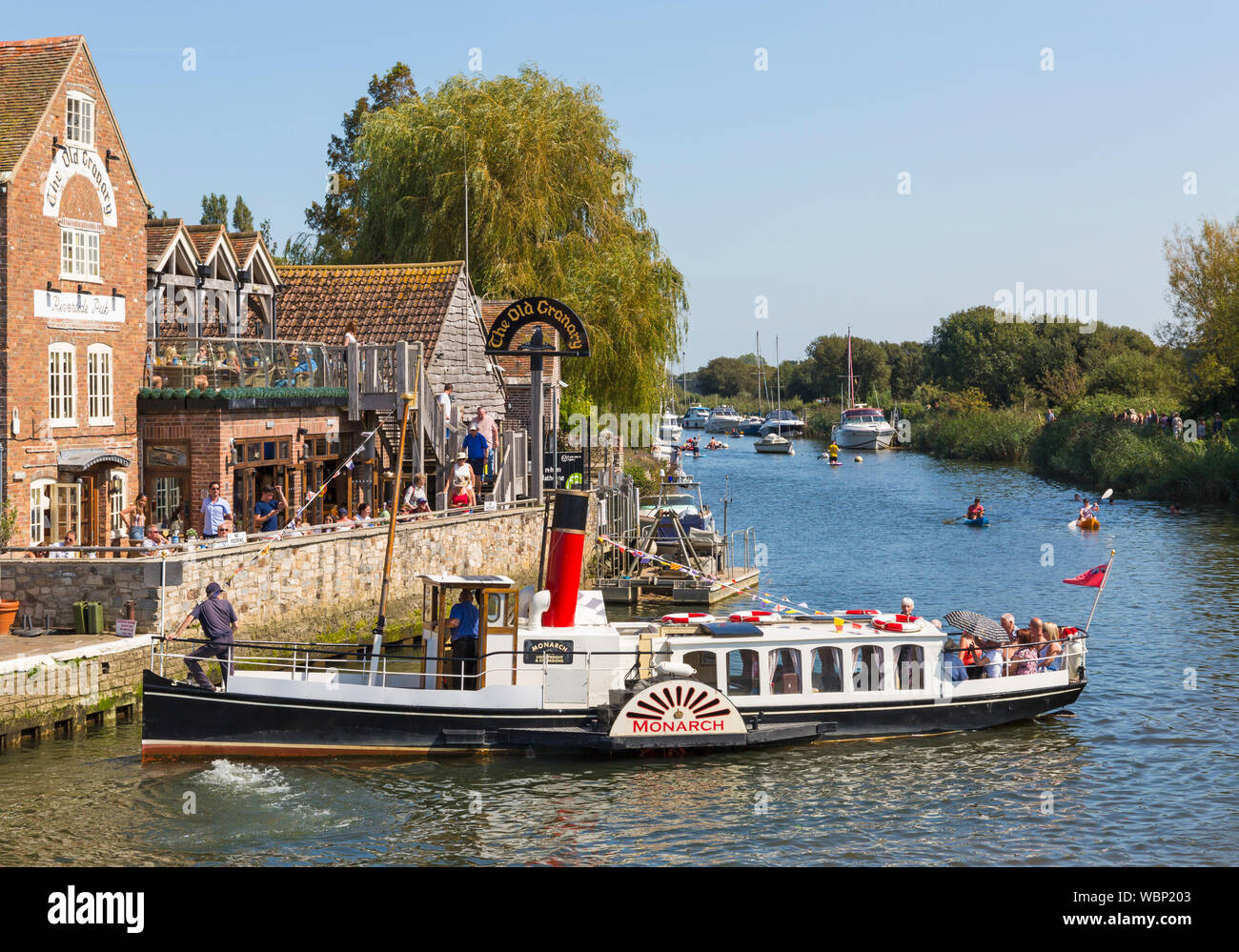 Paddle Steamer Monarch provide boat rides, boat trips, along the River