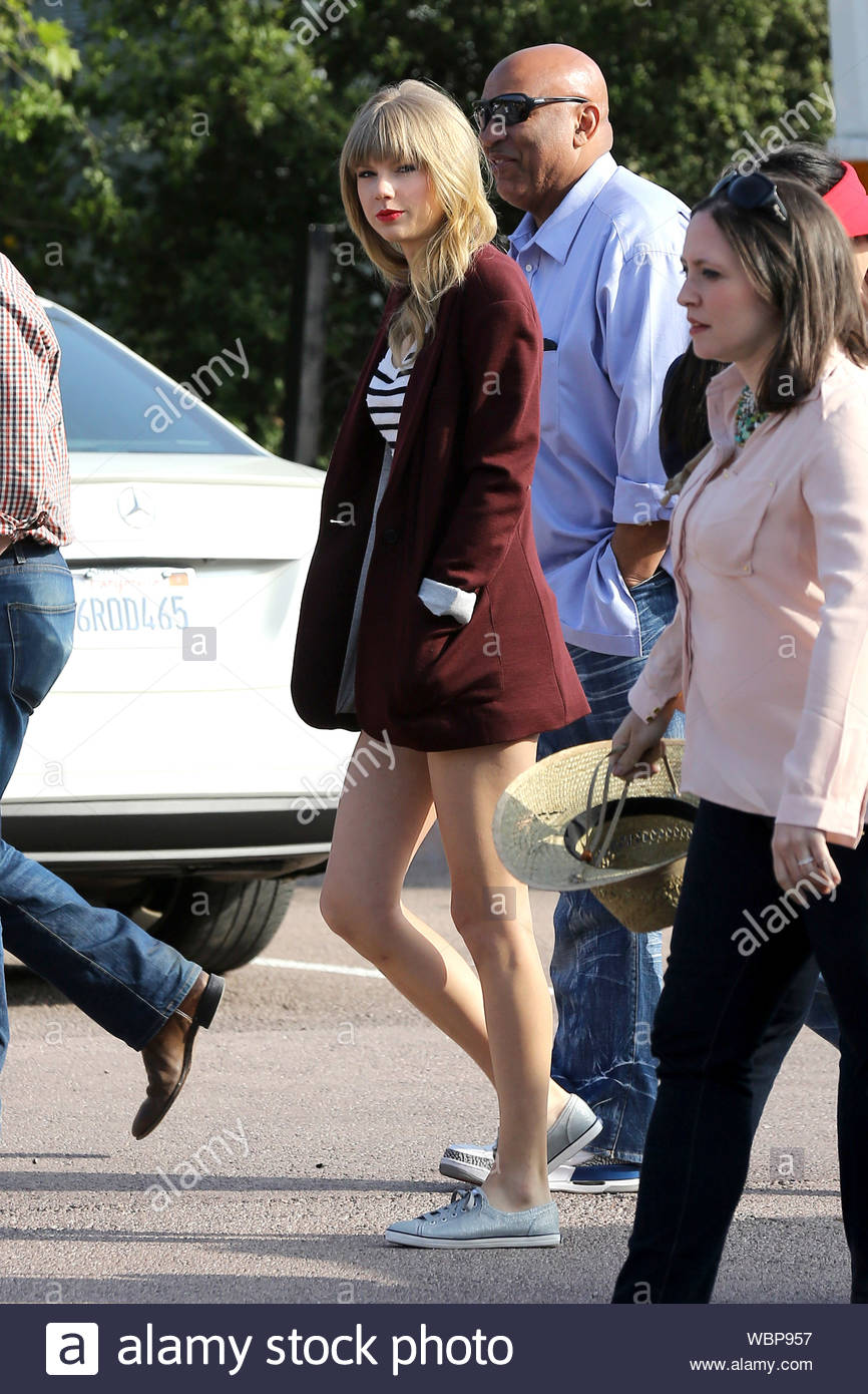 Los Angeles Ca Country Singer Taylor Swift Has Been Working All