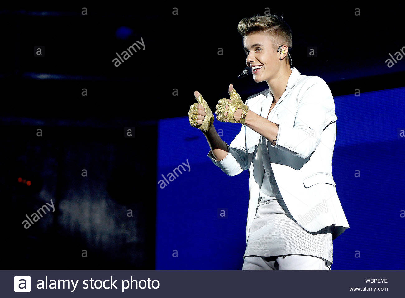 Paris France Justin Bieber Performs In Concert In Paris Dressed In All White With Hints Of