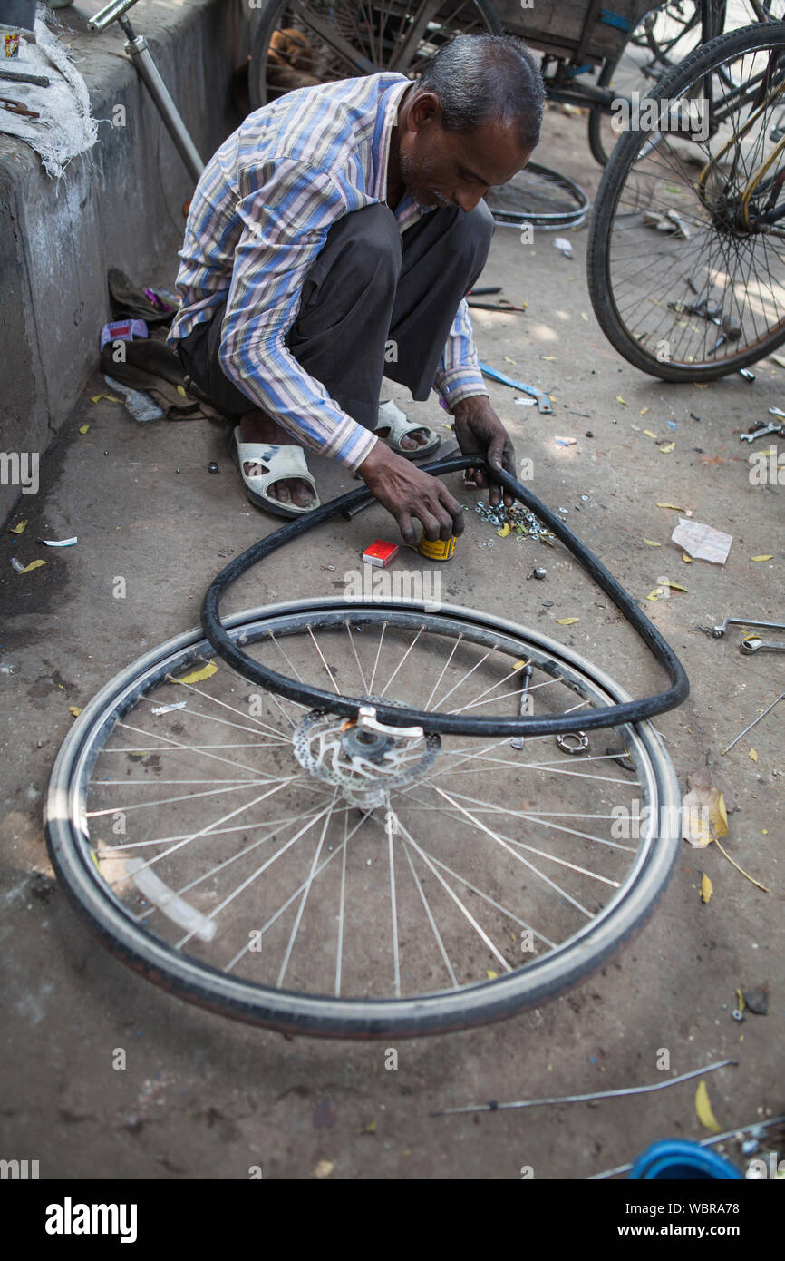 Puncture india hi res stock photography and images Alamy