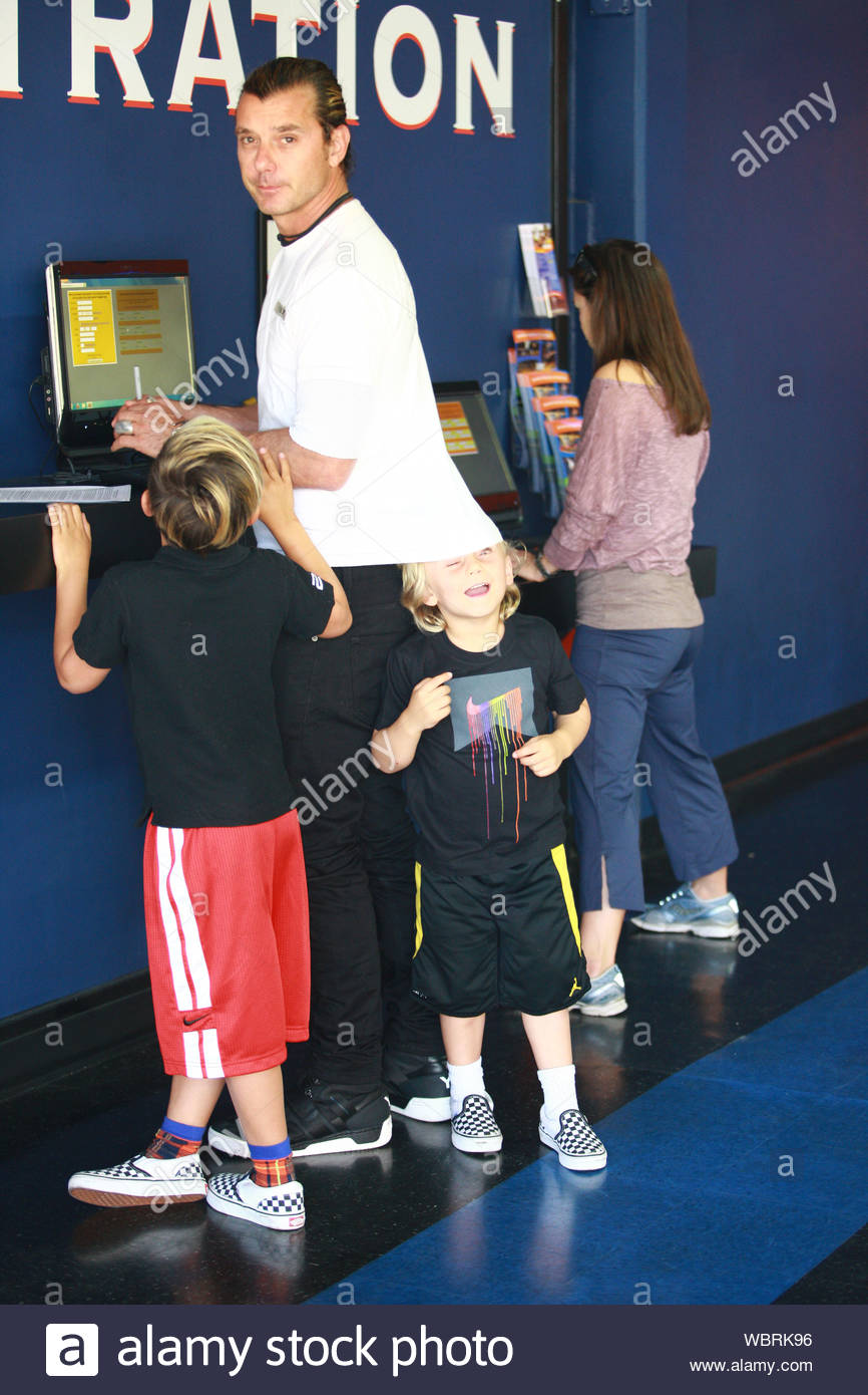 Woodland Hills Ca Gavin Rossdale Treated His Two Boys Kingston And Zuma To A Fun Day At Sky High Trampoline Park In Woodland Hills The Two Brothers Played A Game Of