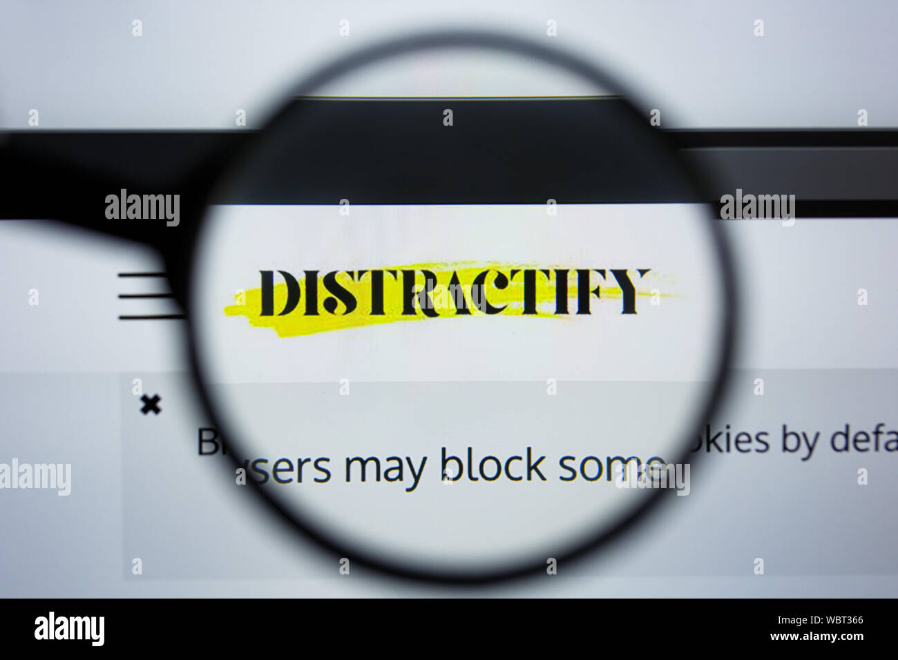 Los Angeles, California, USA - 21 Jule 2019: Illustrative Editorial of distractify.com website homepage. distractify com logo visible on display screen Stock Photo - Alamy los-angeles-california-usa-21-jule-2019-illustrative-editorial-of-distractify-com-website-homepage-distractify-com-logo-visible-on-display-screen-stock-photo-alamy
