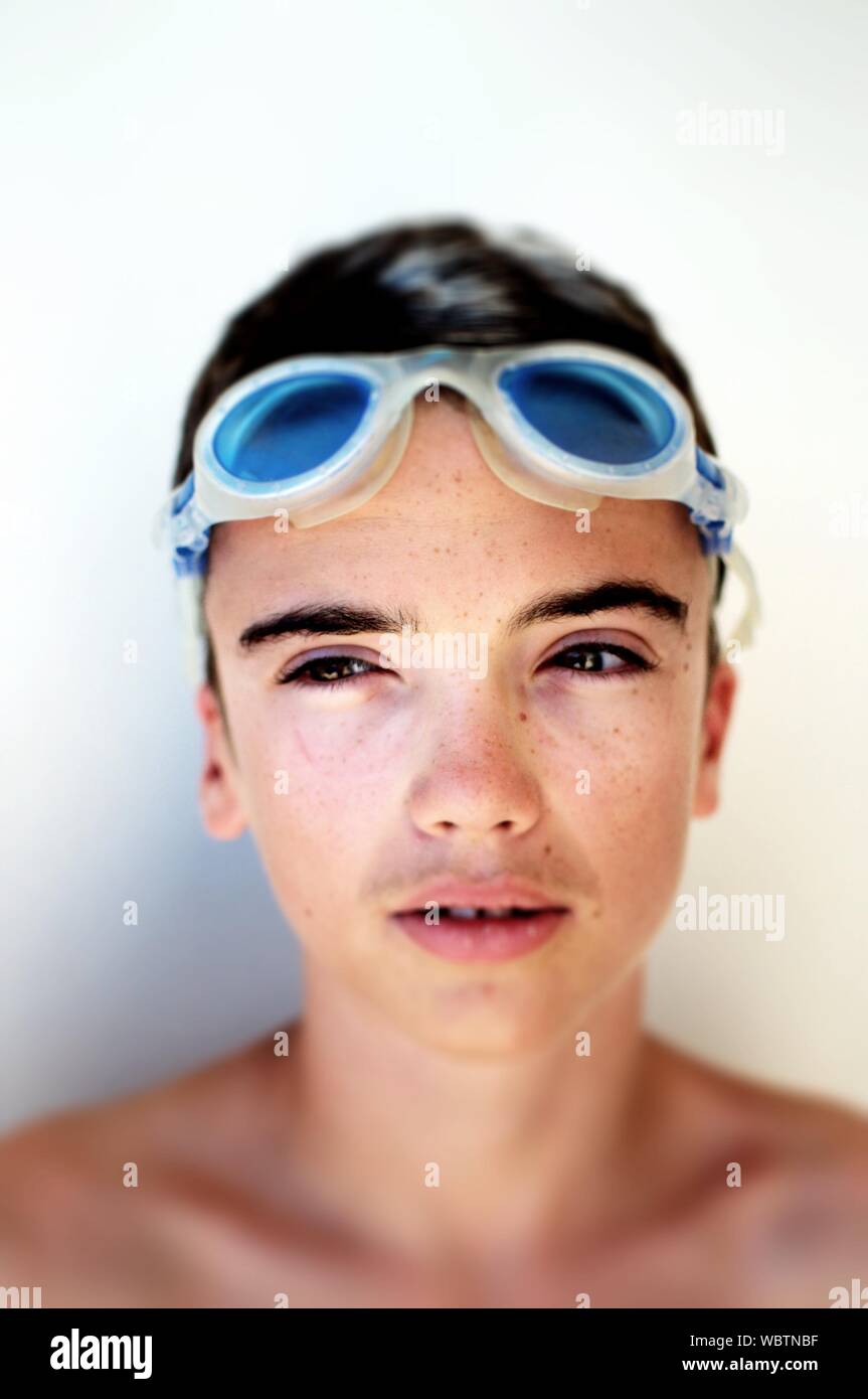 Boy swimming goggles hires stock photography and images Alamy
